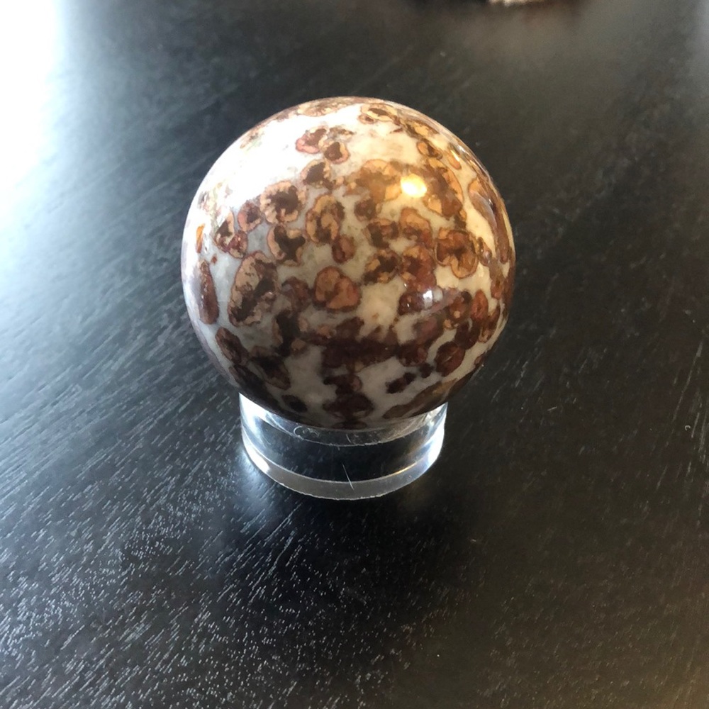 Spotted agate sphere - Picture 2 of 7